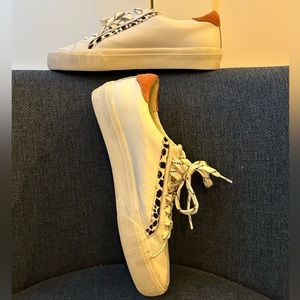 Cow print leather sneaker 🐄